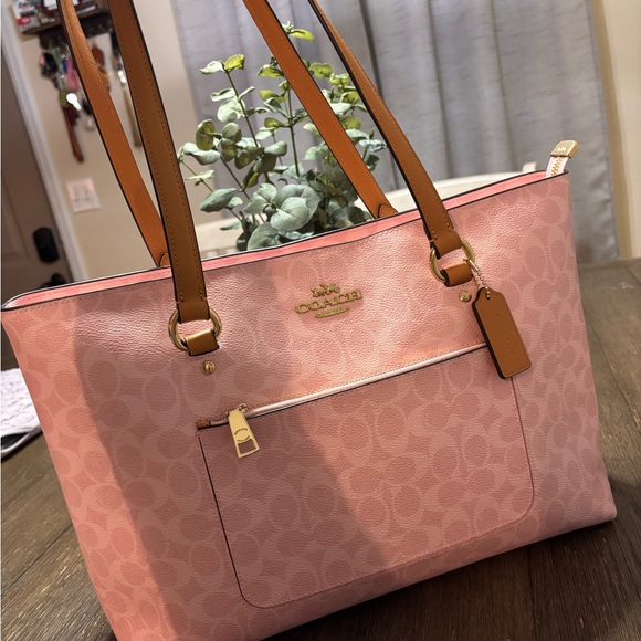 COACH Powder Pink Station Tote - Picture 4 of 5